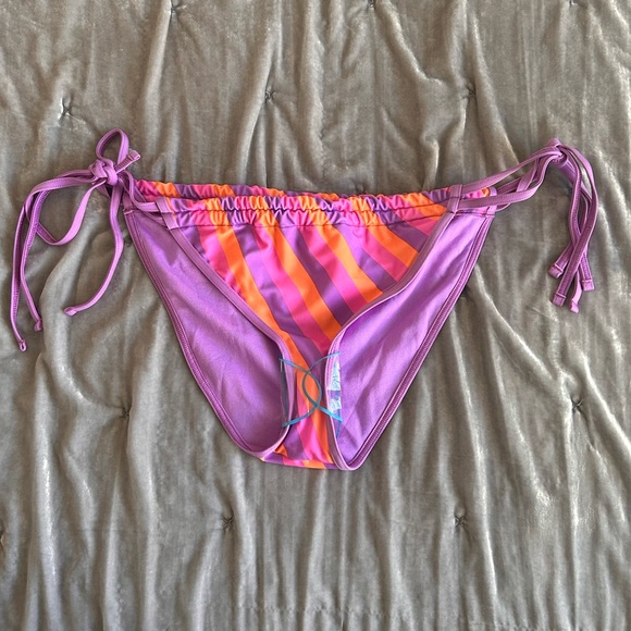 ASOS brand bikini bottoms - Picture 1 of 4